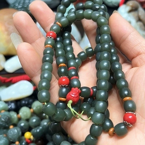 颈饰未镶嵌和田玉