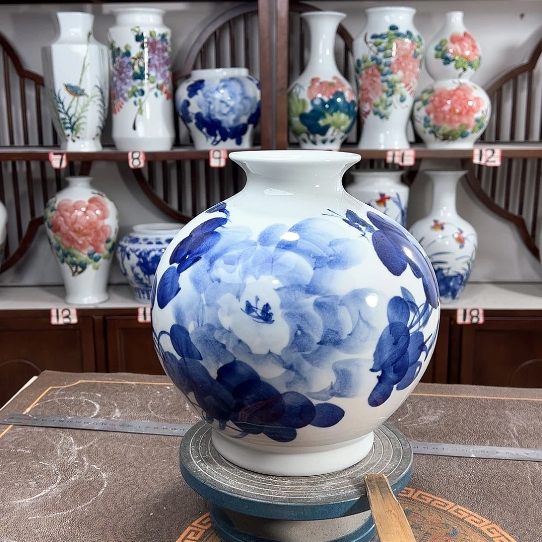 摆件景德镇陶瓷石青牡