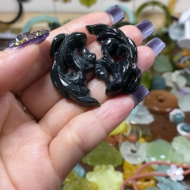 蛇纹石玉吊坠未镶嵌