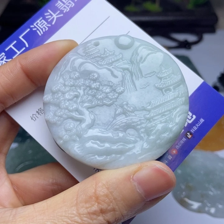 翡翠颈饰未镶嵌翡翠