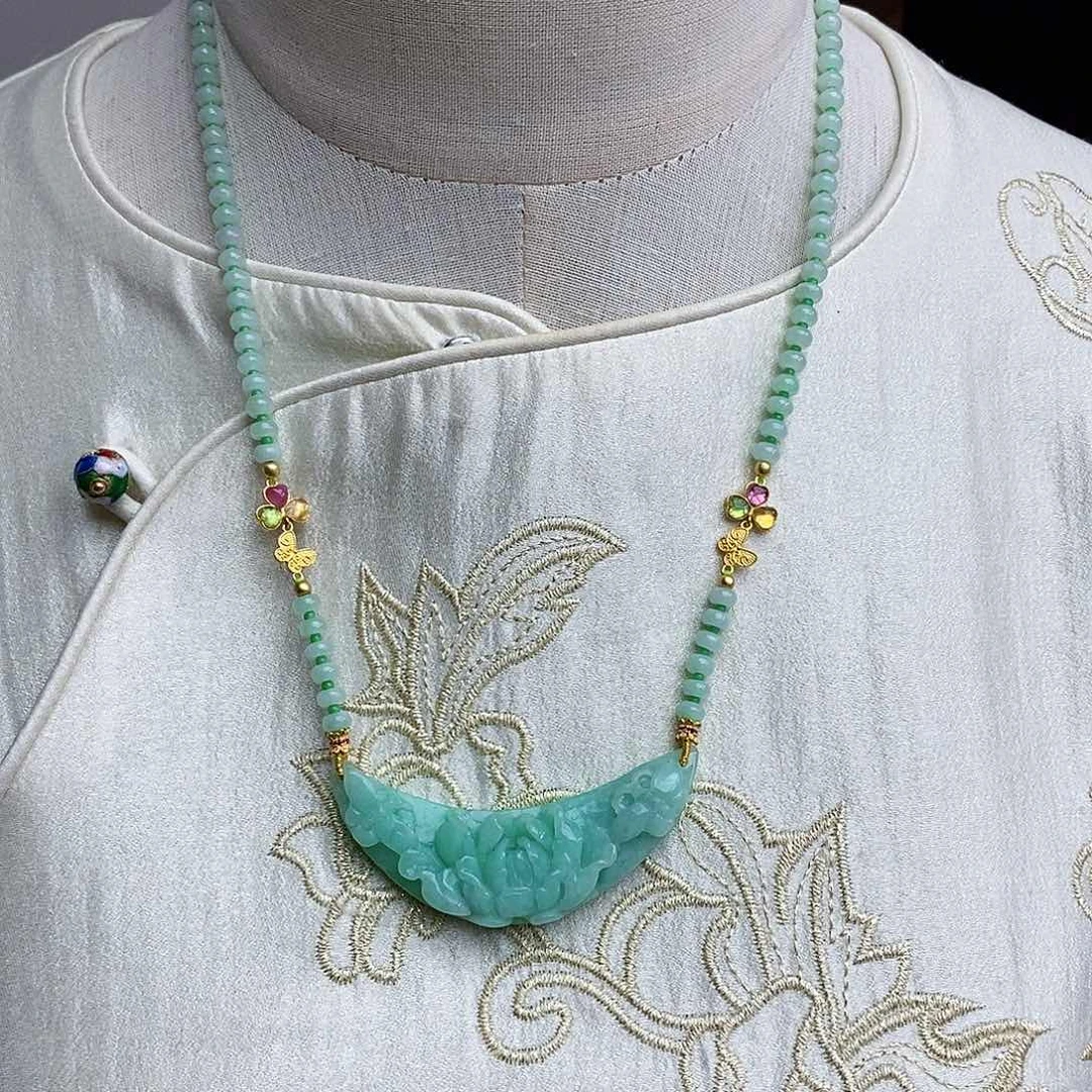 翡翠颈饰未镶嵌天然