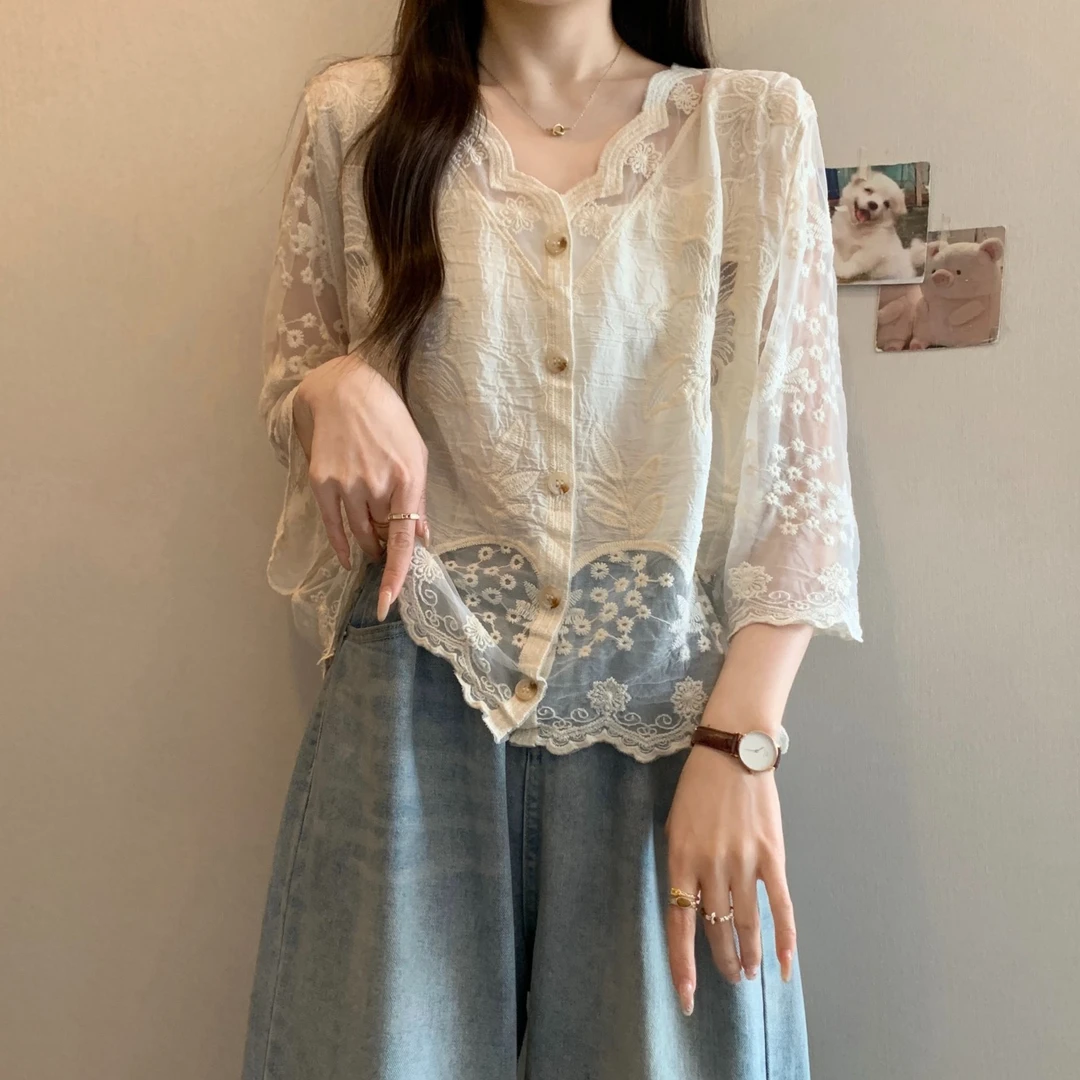 大码法式重工刺绣七分袖蕾丝衫女夏季胖M宽松显瘦洋气减龄V领上衣