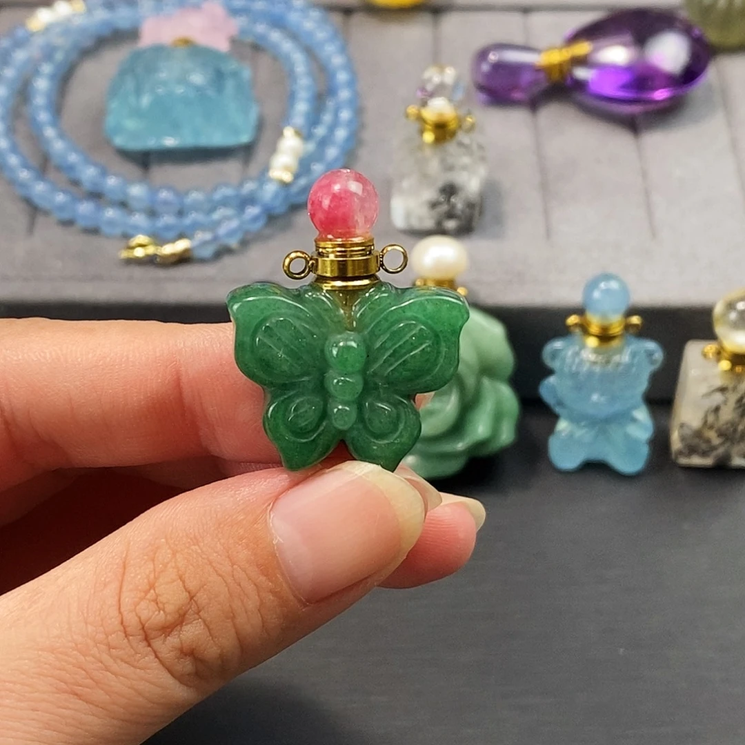 查罗石合金颈饰香水瓶