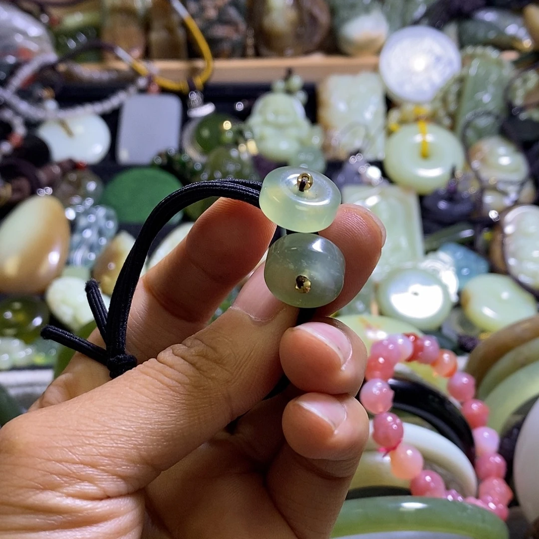 未镶嵌岫玉皮套一个