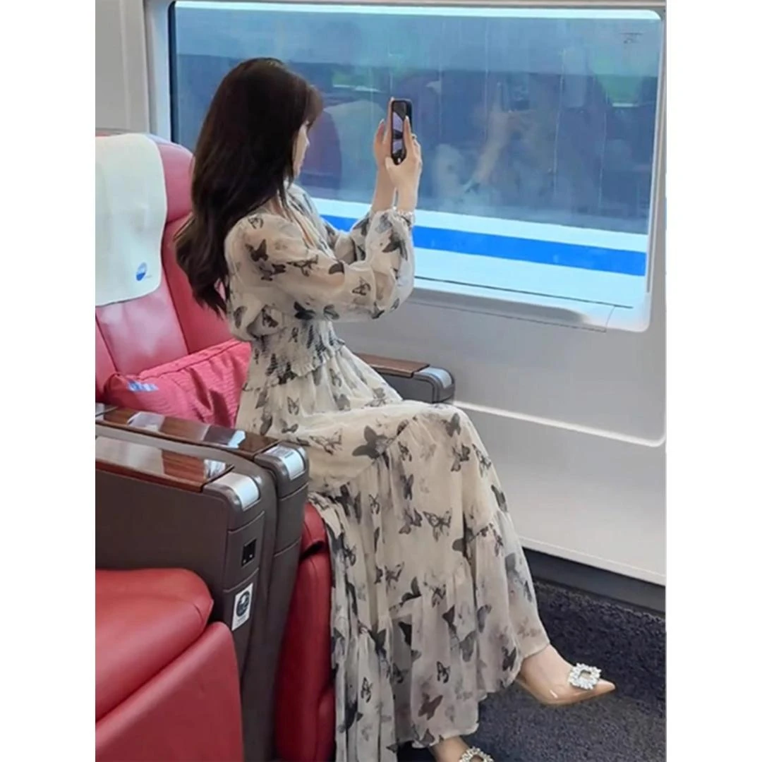 夏季新款蝴蝶碎花气质显瘦收腰连衣裙套头V领法式高腰时尚A字长裙