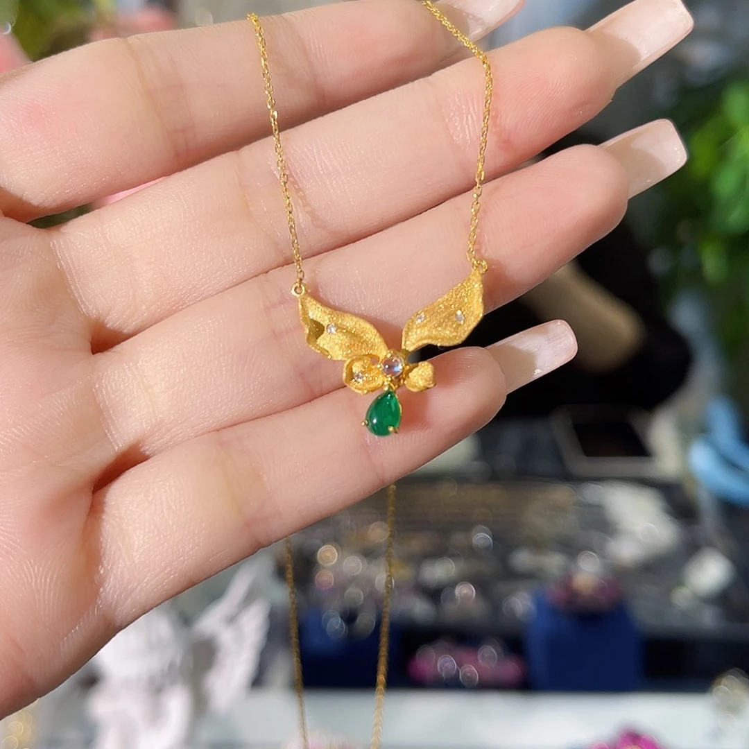 用***7颈饰18K金镶嵌祖母绿