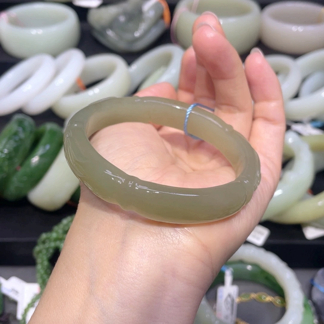 和田玉手镯未镶嵌91