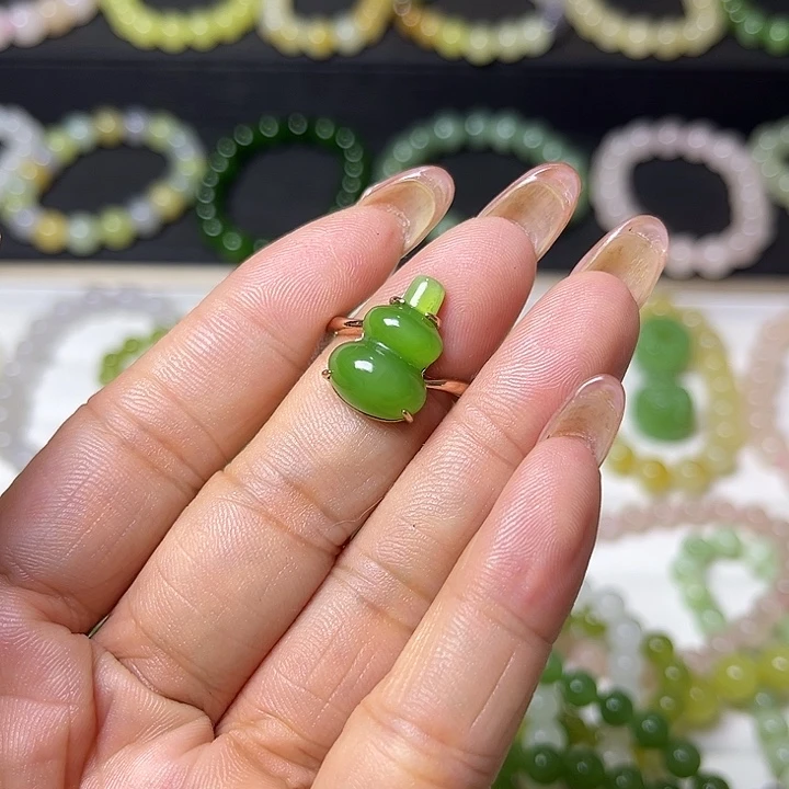 好***连和田玉未镶嵌戒指