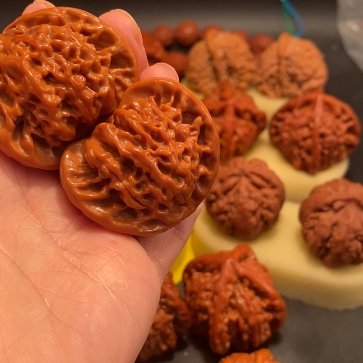 孙***某吊坠猴头核桃工艺核桃