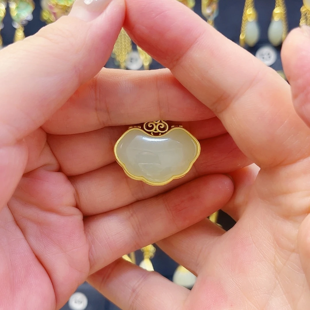 和田玉银S925镀金镶嵌颈饰