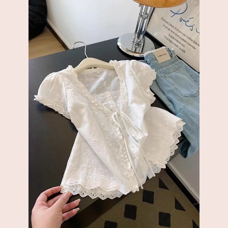 2025新款小清新别致花边领精致上衣法式浪漫重工刺绣衬衫女夏季