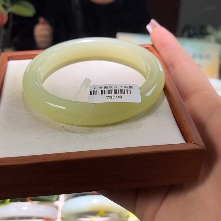 和田玉未镶嵌手镯59