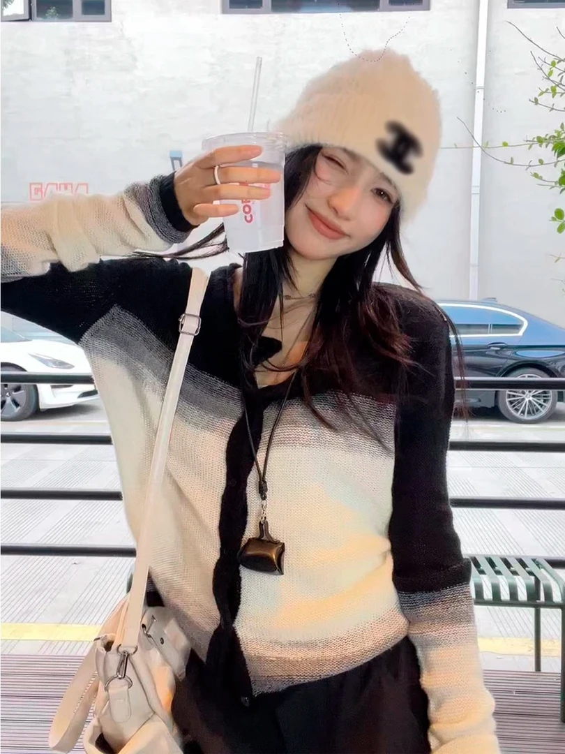 韩版文艺减龄温柔穿搭上衣街头风复古渐变针织衫秋冬新款开衫女装