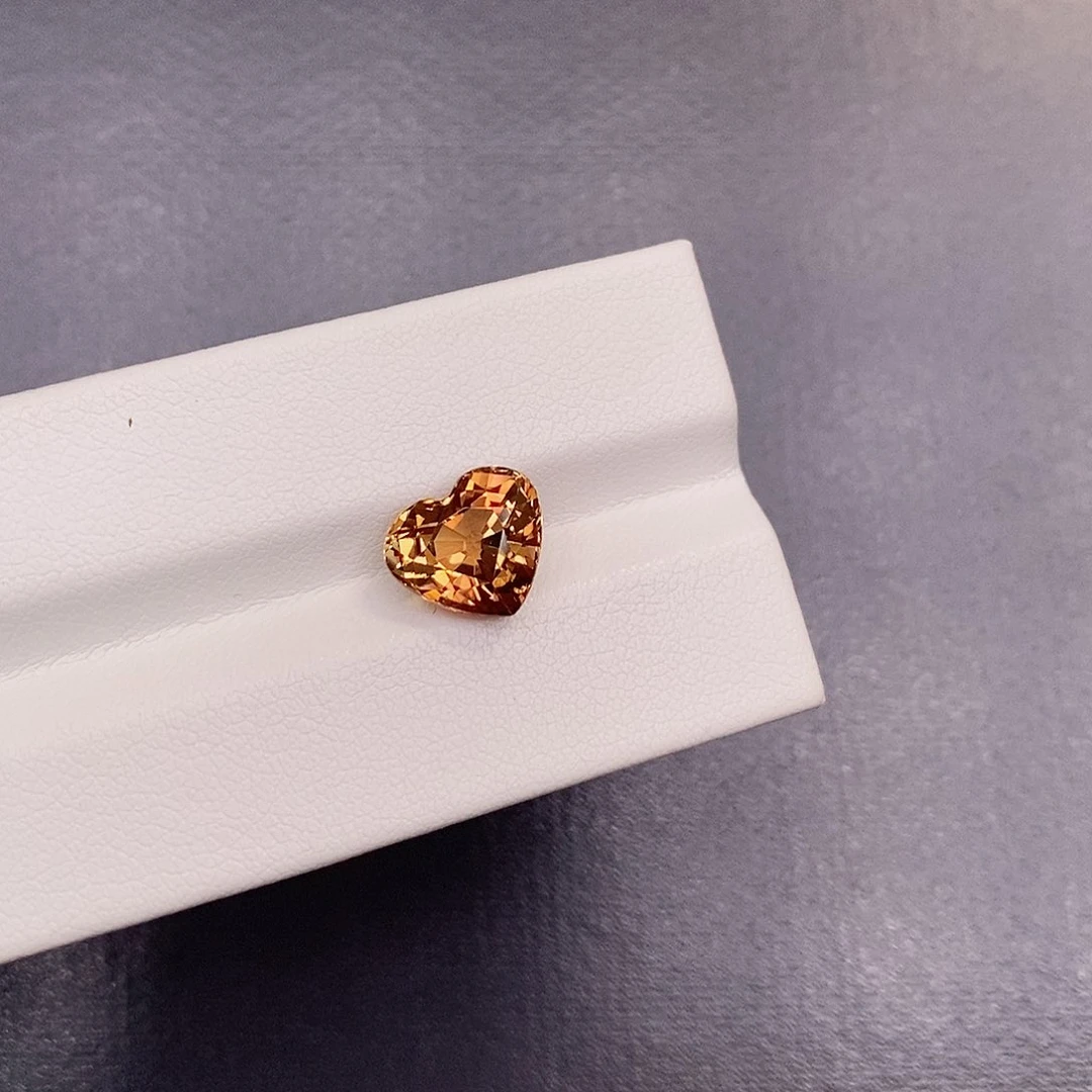 未镶嵌裸石碧玺3.68克拉