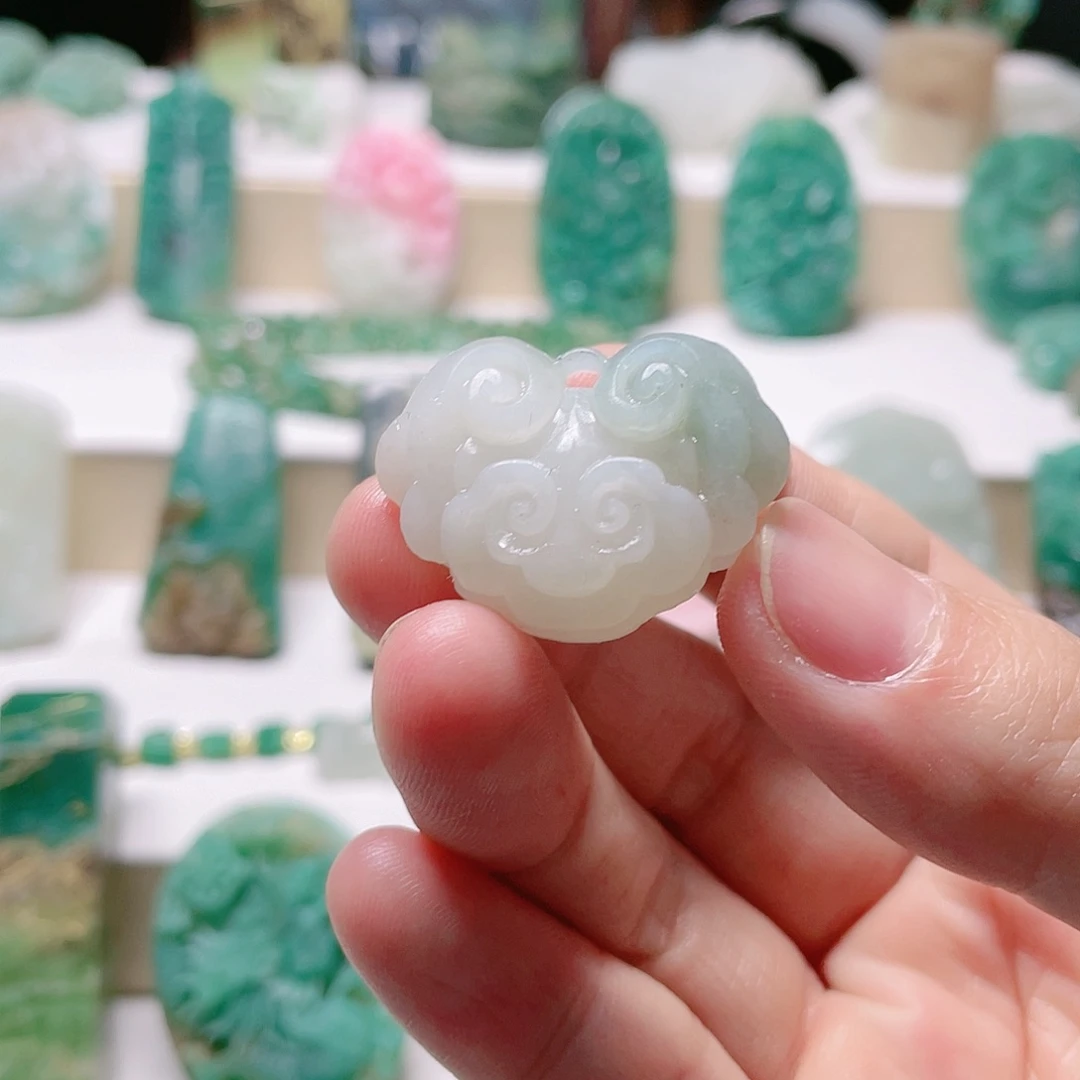独山玉未镶嵌颈饰