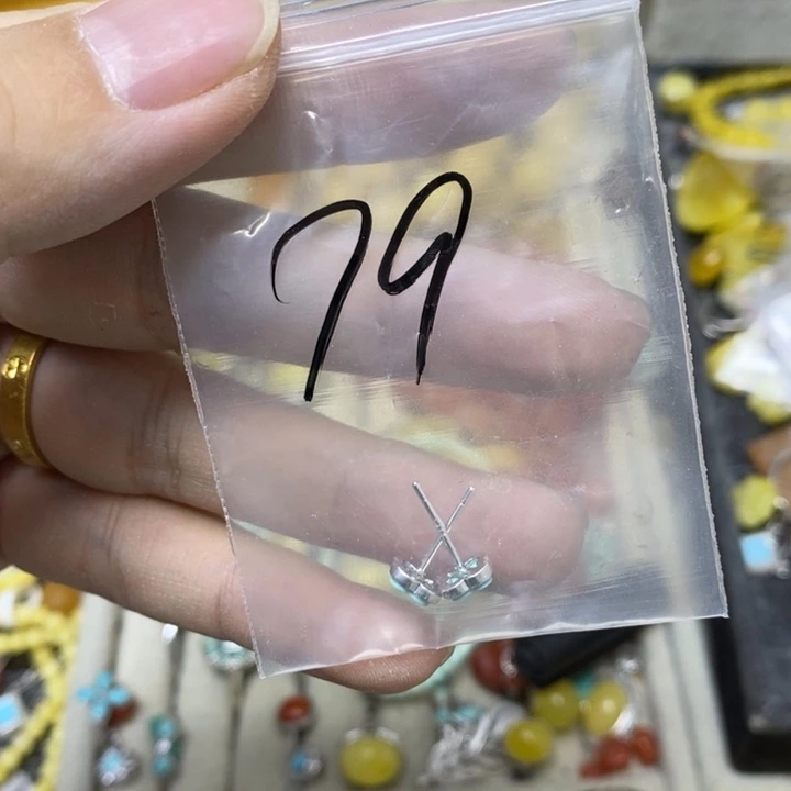 银S925镶嵌蜜蜡裸石耳钉