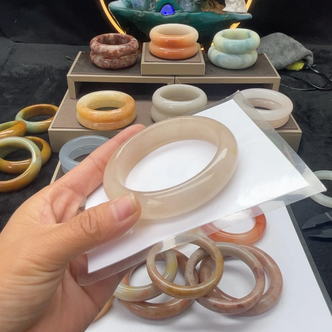 石英质玉未镶嵌15844883398