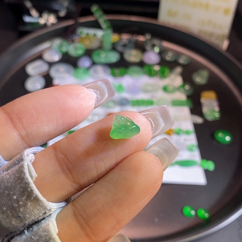 【闪购商品】翡翠挂件未镶嵌莲蓬