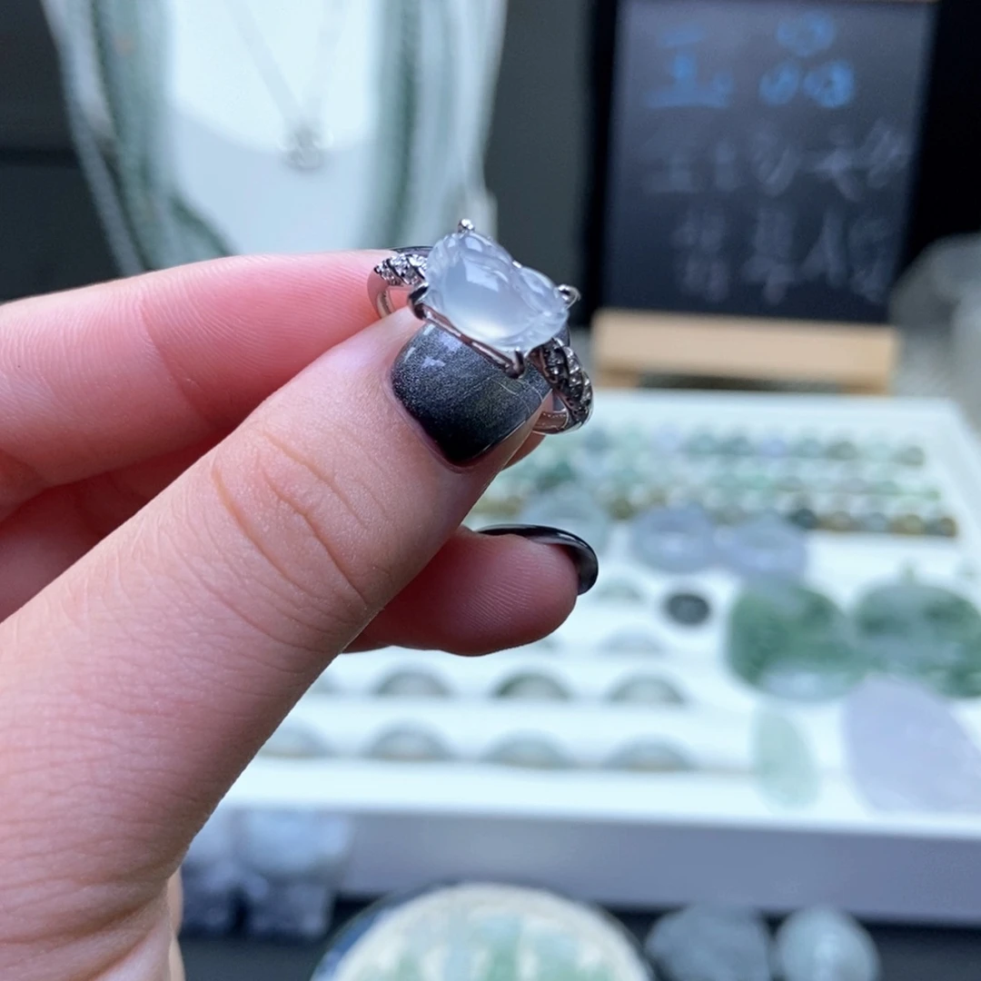腩***版翡翠未镶嵌颈饰翡翠