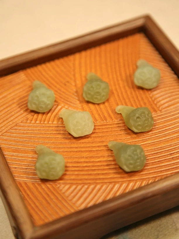 和田玉黄口莲蓬多样性随机发一