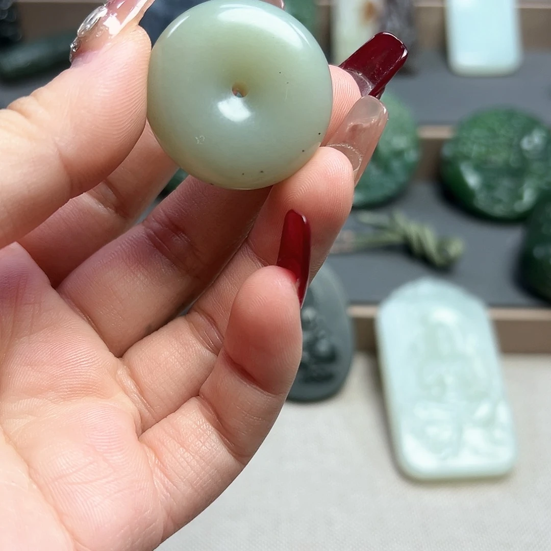 和田玉吊坠(不含链)未镶嵌正*量
