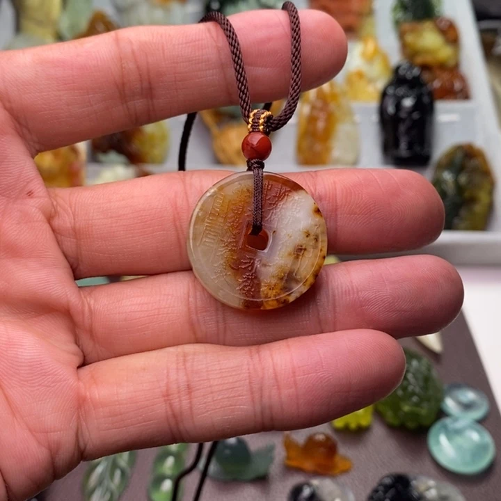 蛇纹石玉未镶嵌颈饰