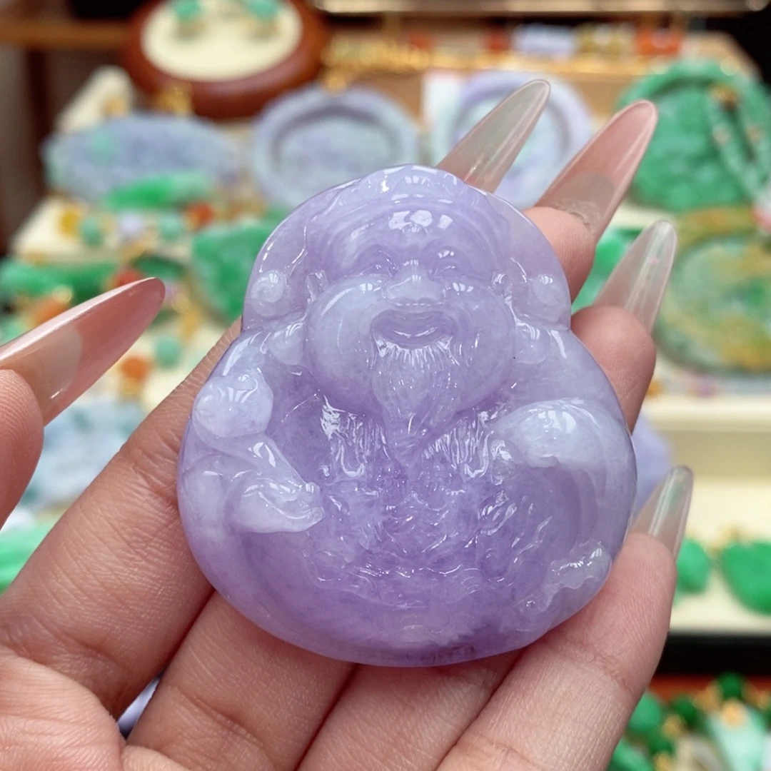 颈饰未镶嵌翡翠?翡翠吊坠