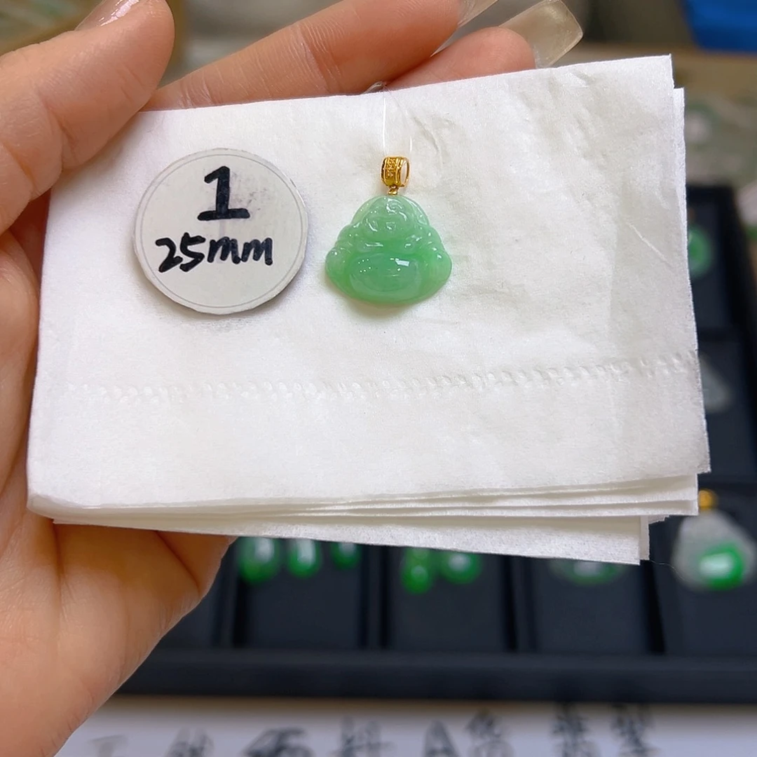 翡翠颈饰18K金镶嵌翡翠