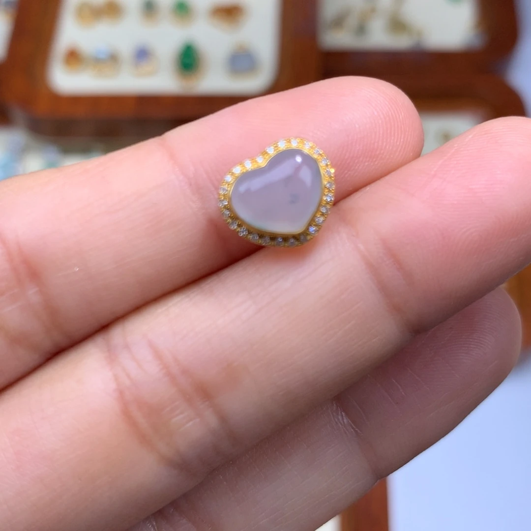 翡翠18K金镶嵌毛衣链爱心