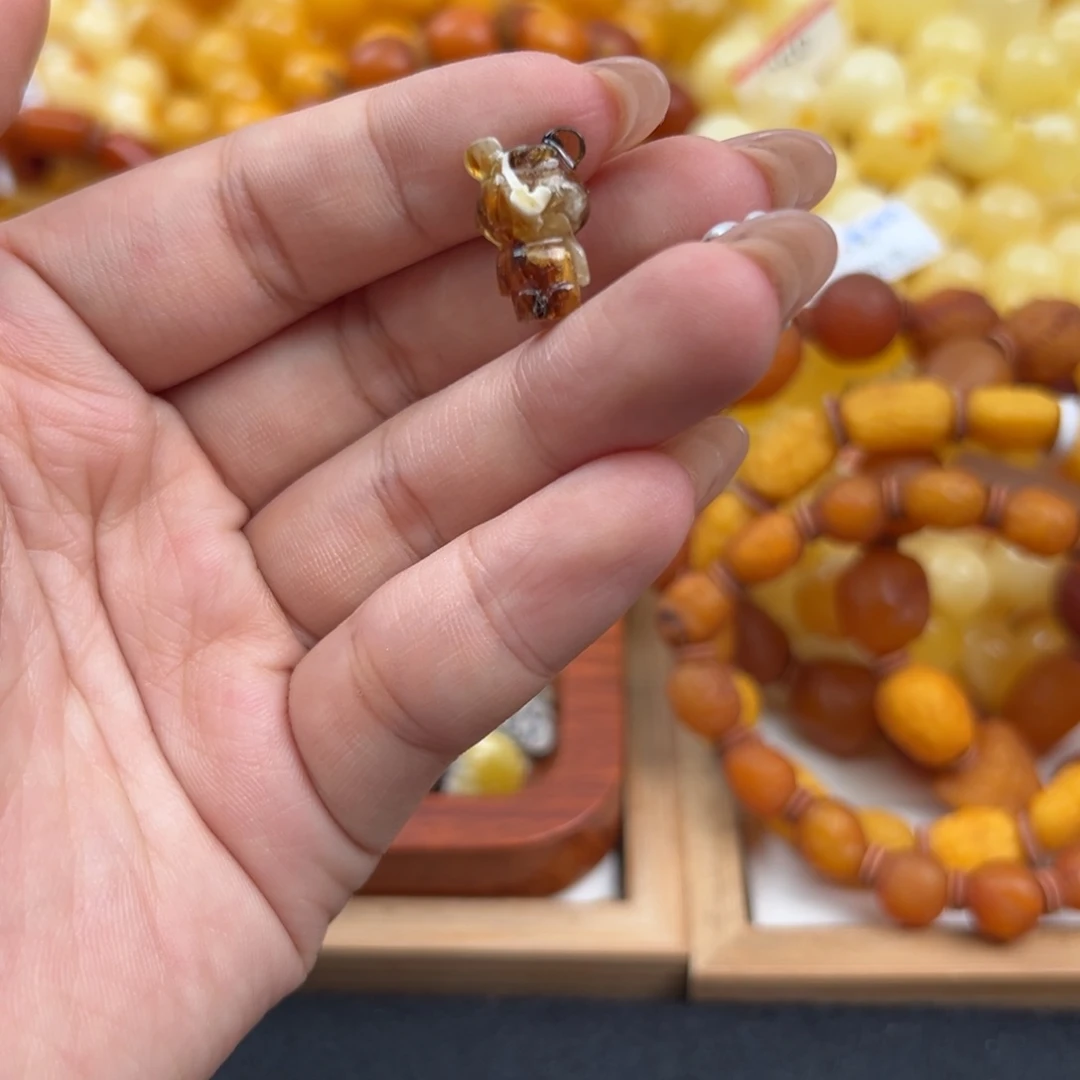 未镶嵌琥珀珠宝奇石