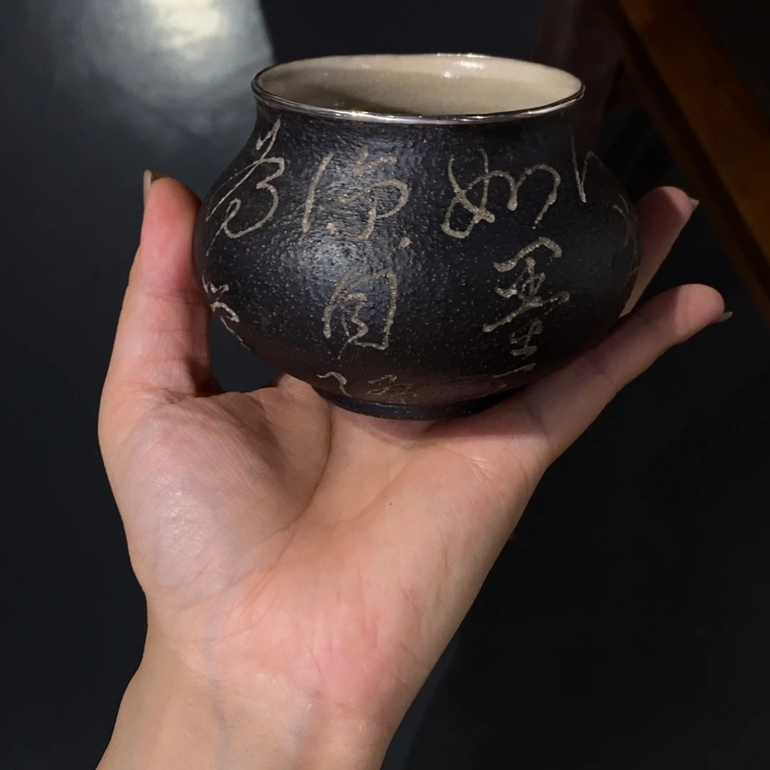 陶瓷。