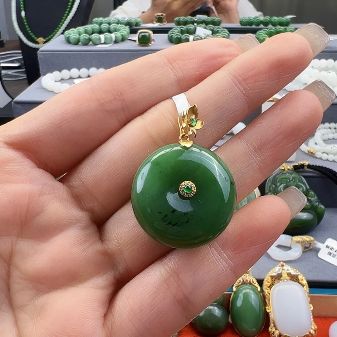 和田玉18K金镶嵌颈饰