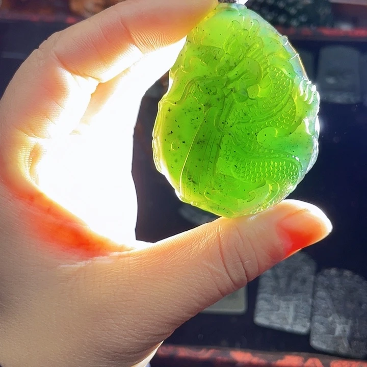 蛇纹石玉未镶嵌挂件泰山玉神龙护主