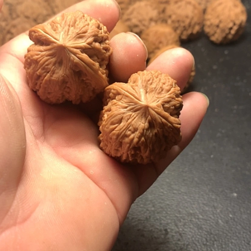 【闪购商品】文玩核桃把件她*。凹底