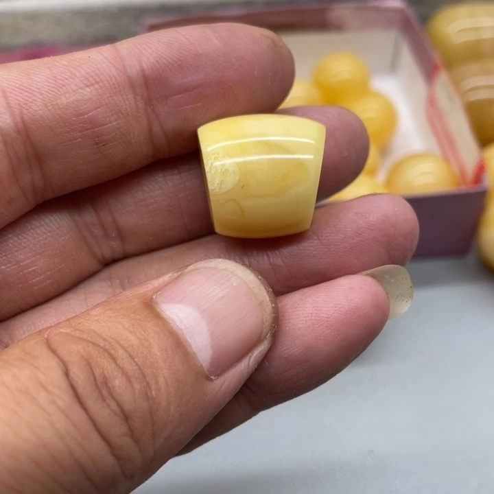 未镶嵌琥珀裸石马蹄珠