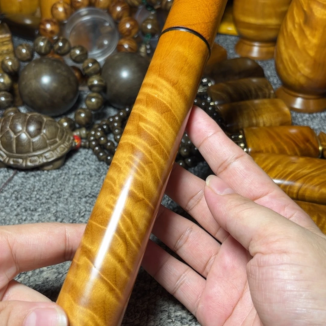 金丝楠龙胆香筒小叶