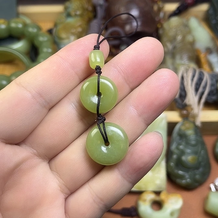 岫岩老玉（透闪石质玉）未镶嵌颈饰