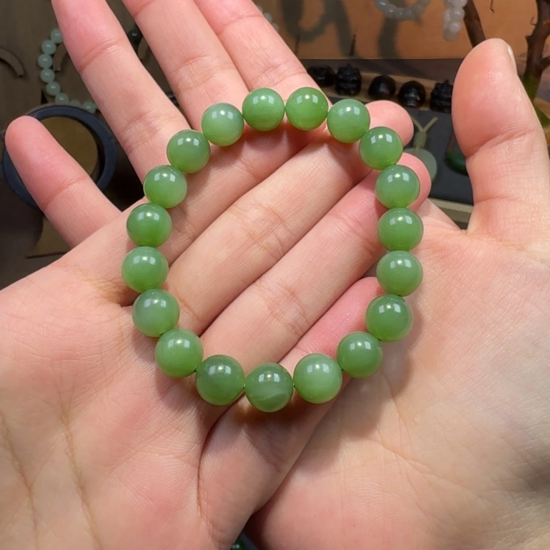 和田玉未镶嵌颈饰苹果绿卡10