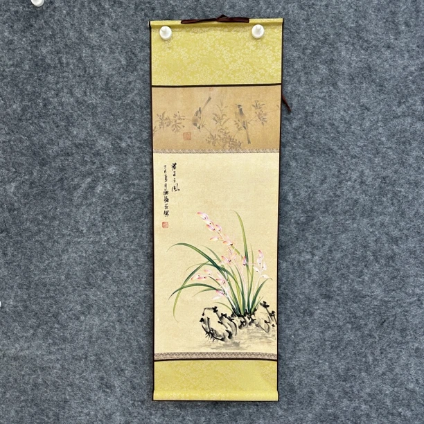 姚梅花老师兰花卷轴32*90