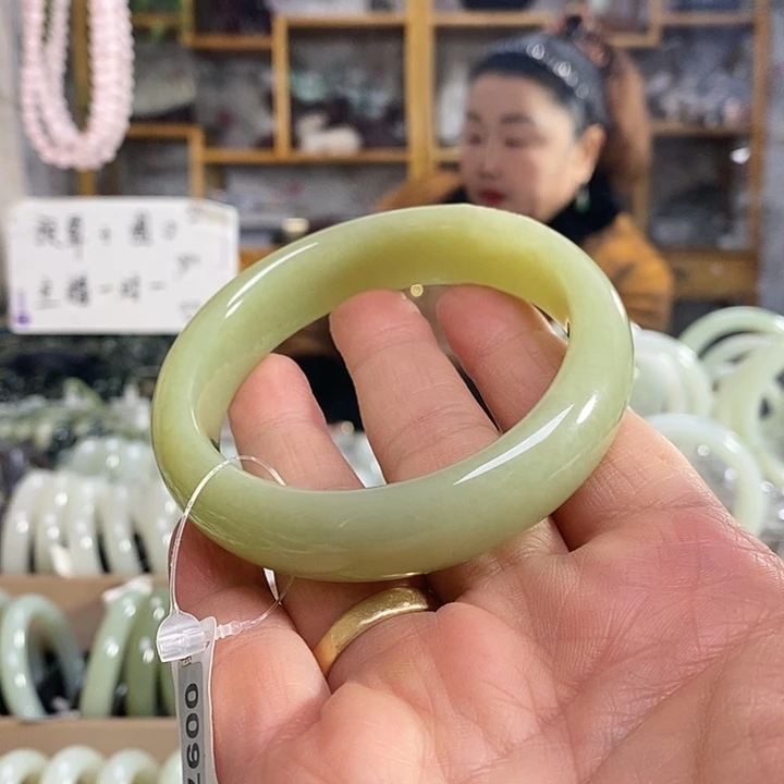 和田玉未镶嵌手镯62