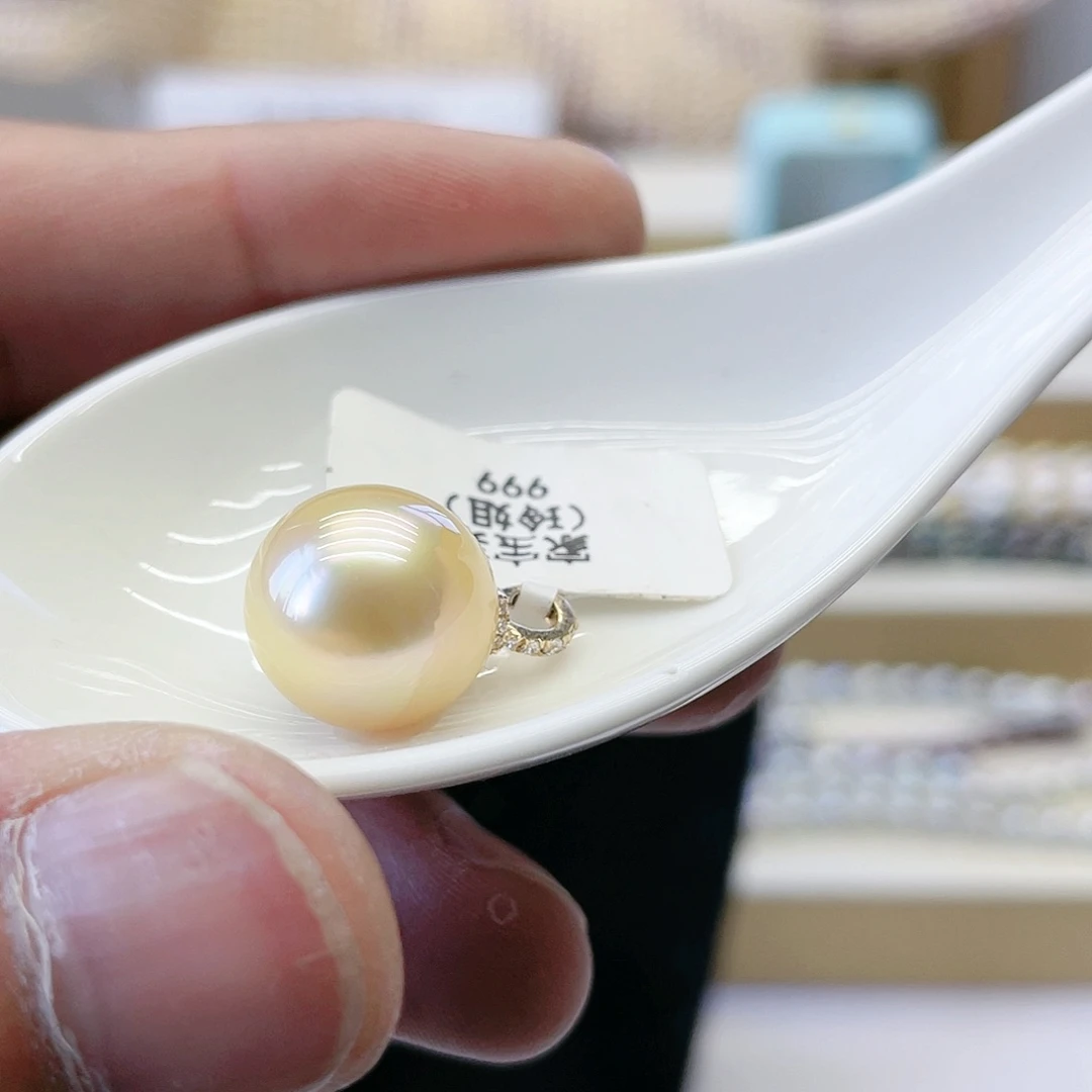 海水珍珠颈饰18K金镶嵌