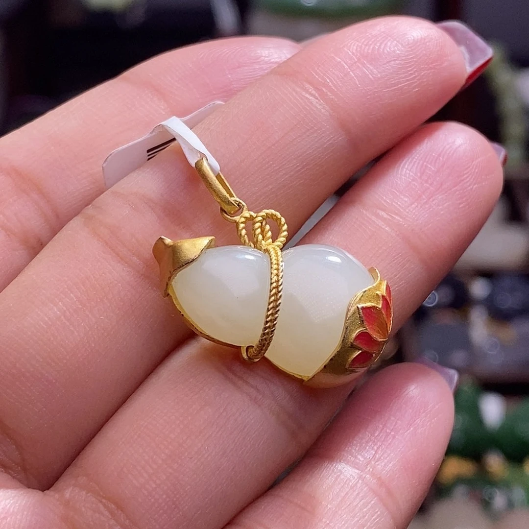 和田玉清货价古法银吊坠未镶嵌