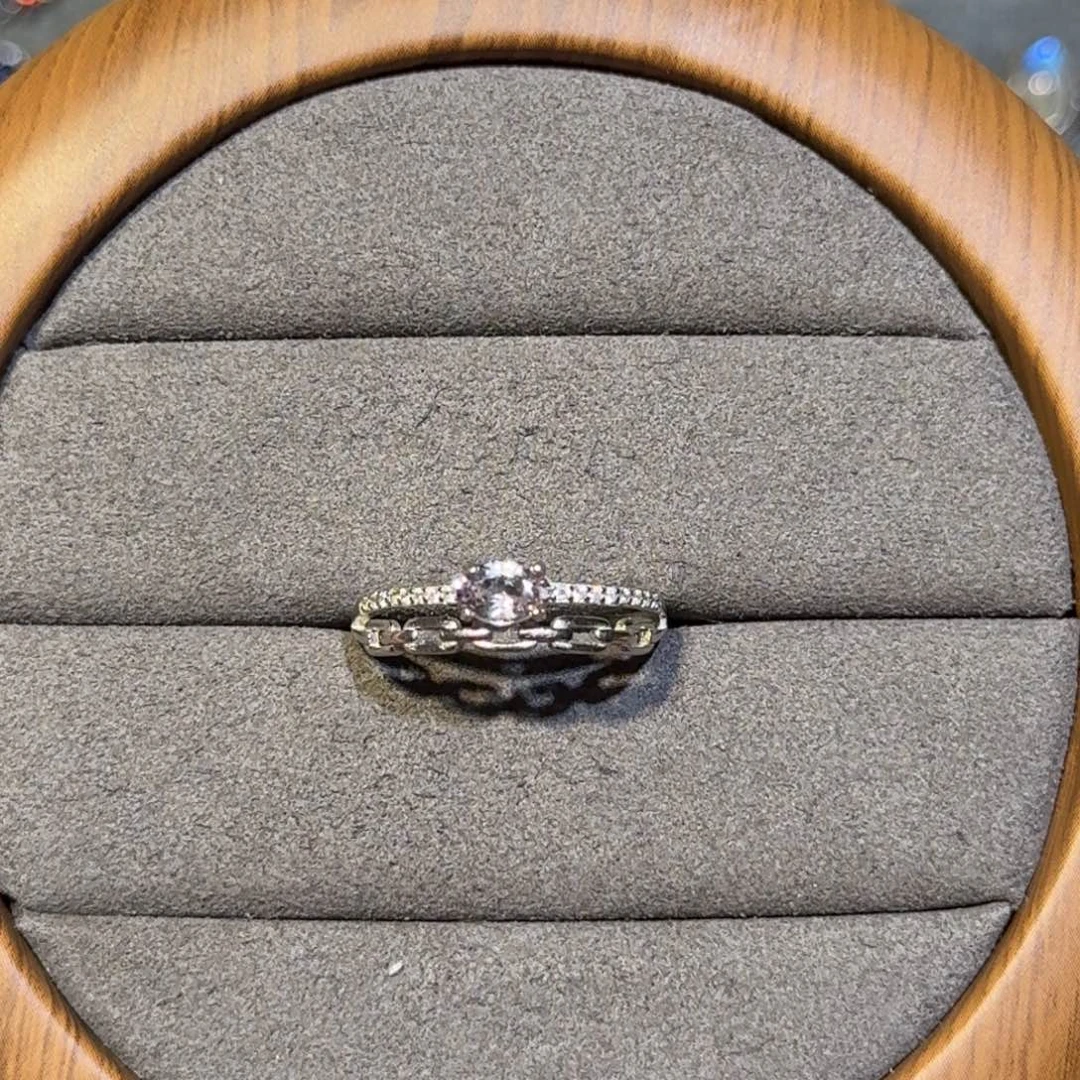 小***冯戒指银S925镶嵌尖晶石