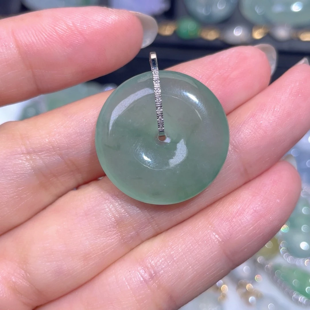 颈饰18K金镶嵌翡翠翡翠