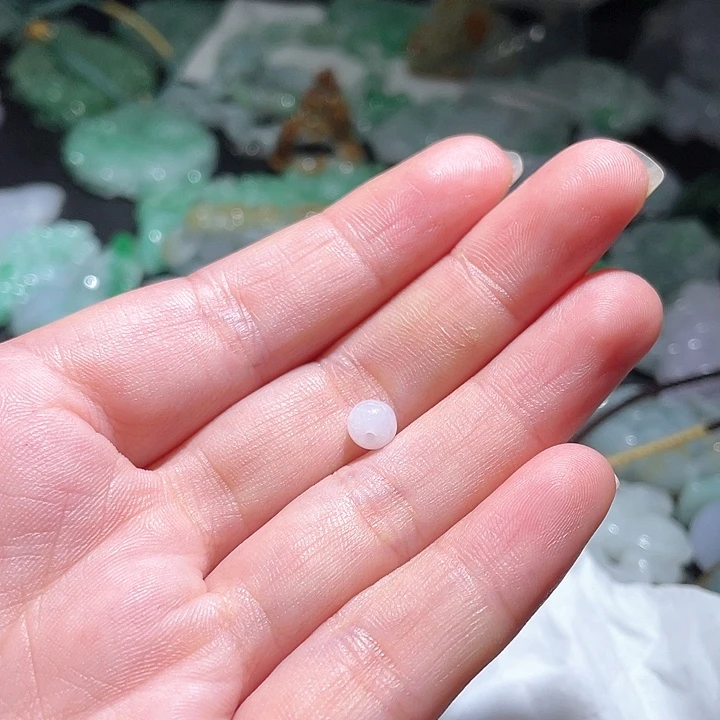 颈饰未镶嵌翡翠王*梅天