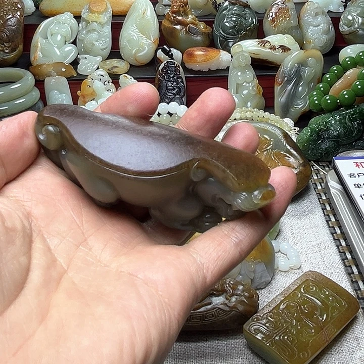 赵***斌未镶嵌和田玉把件