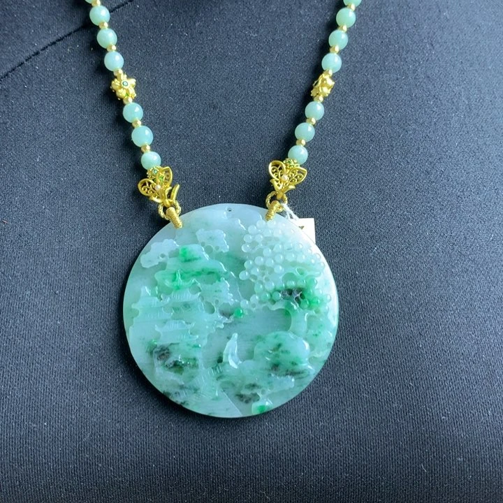 翡翠颈饰未镶嵌翡翠