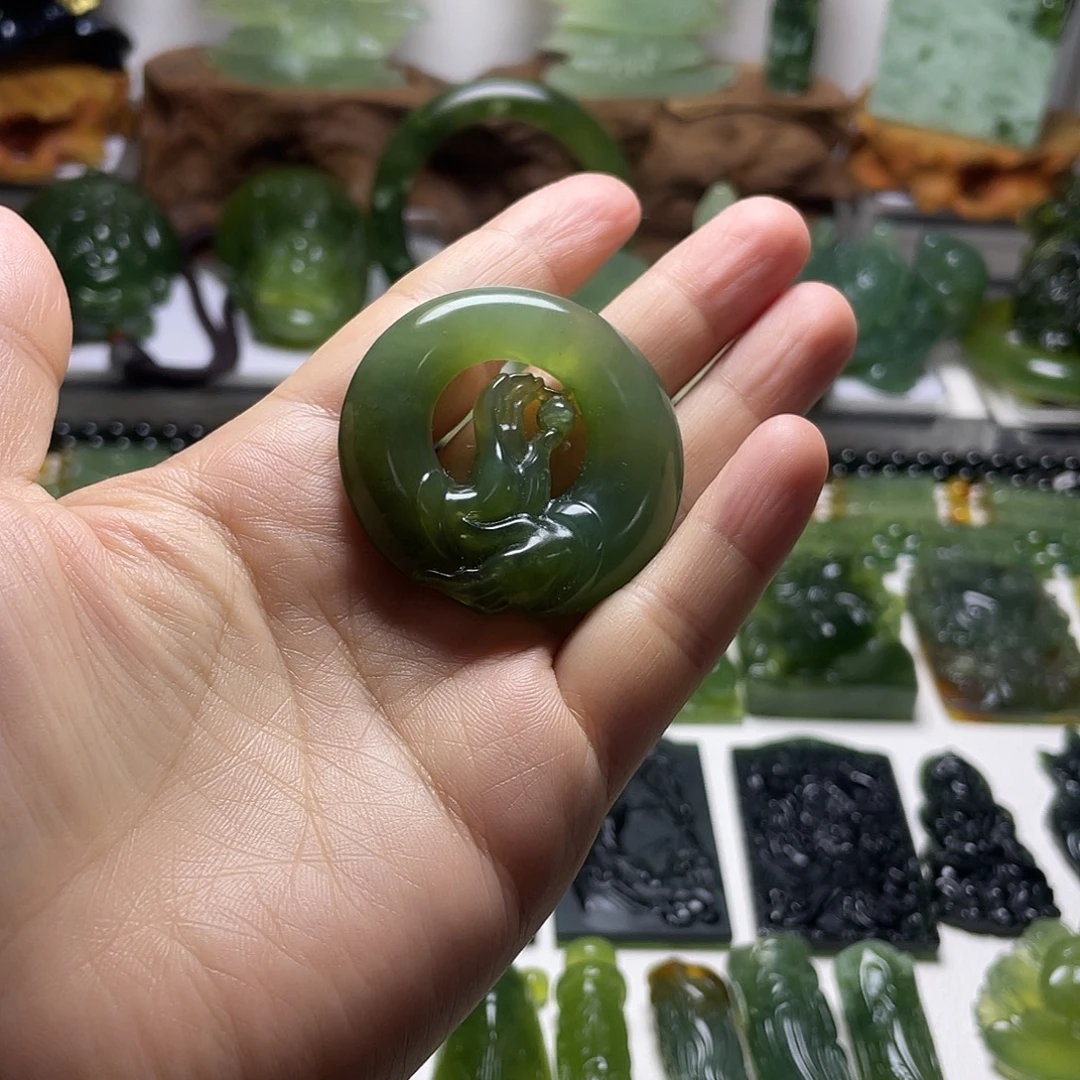 未镶嵌蛇纹石玉颈饰