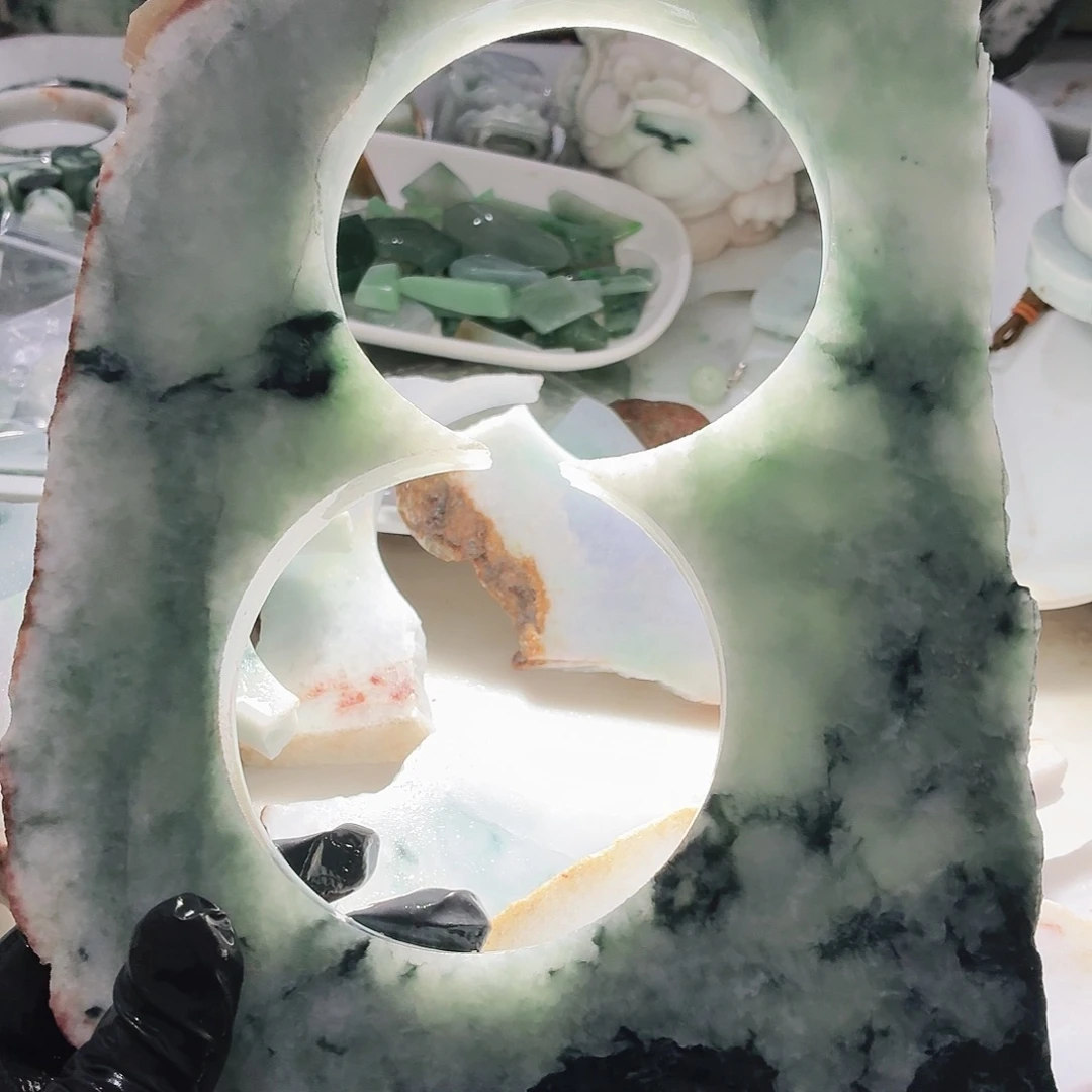 翡翠未镶嵌颈饰边角料