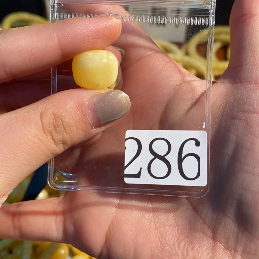 未镶嵌琥珀珠宝奇石286